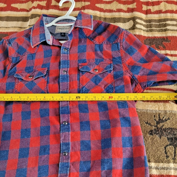 Flag and Anthem plaid shirt. - Picture 8 of 9